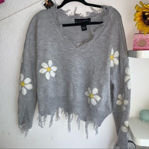 Grey ripped hem frayed daisy sweater